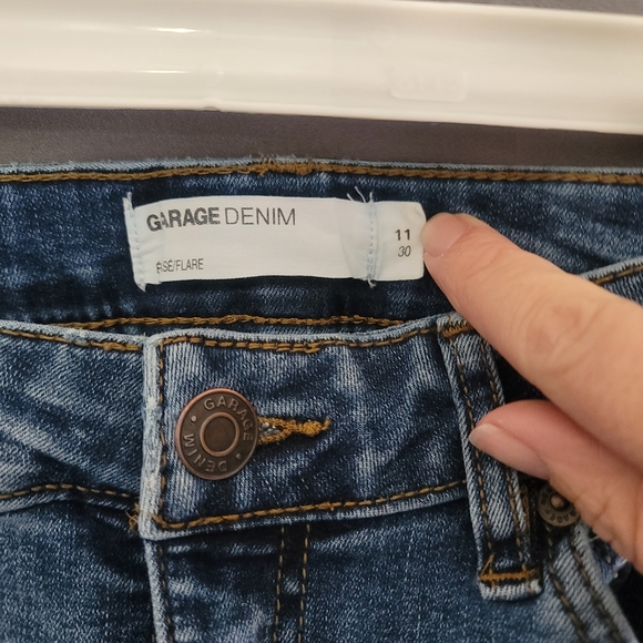 Garage Denim Women's High Rise Flare Jeans Light Blue Wash, Size 11 - Picture 3 of 7